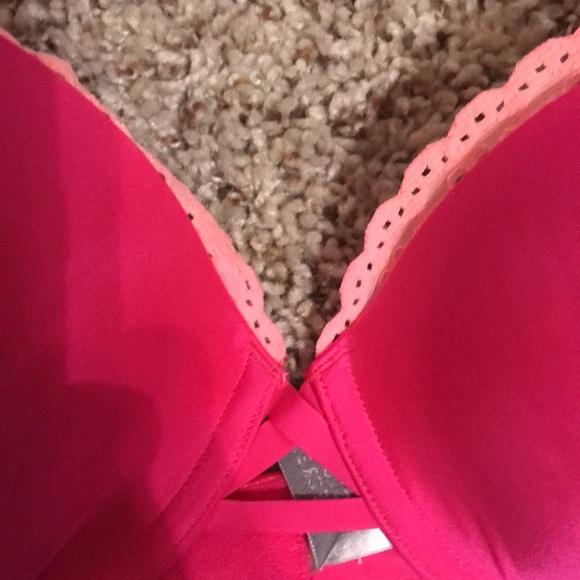 VS - matching bra (36C)/thong (OS) - never worn - Picture 3 of 16